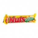 Конфета Nestle Nuts с целыми лесными орехами 42г