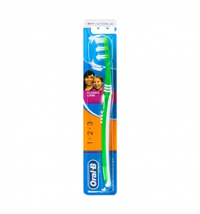 Зубна щітка Oral-B Classic Care Medium 40 1шт