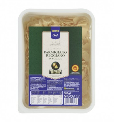 Сир Metro Chef Parmigiano Reggiano твердий пластівці 32% 500г