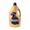 Средство для стирки Woolite для черных и джинсов тканей 4.5л