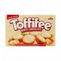 Цукерки Toffifee з лісовим горіхом, горіховим кремом і білим шоколадом в карамельній чашечці 125г